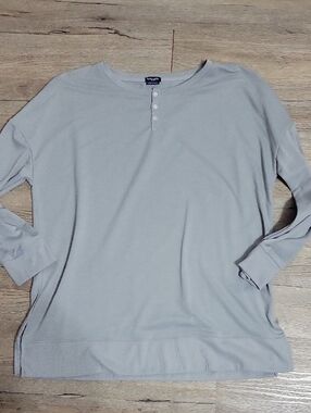 Splendid Light Gray Women's Henley Long-Sleeve Tee